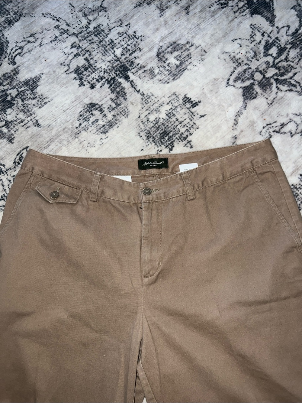 Eddie Bauer Tan Cargo Shorts - Picture 2 of 5
